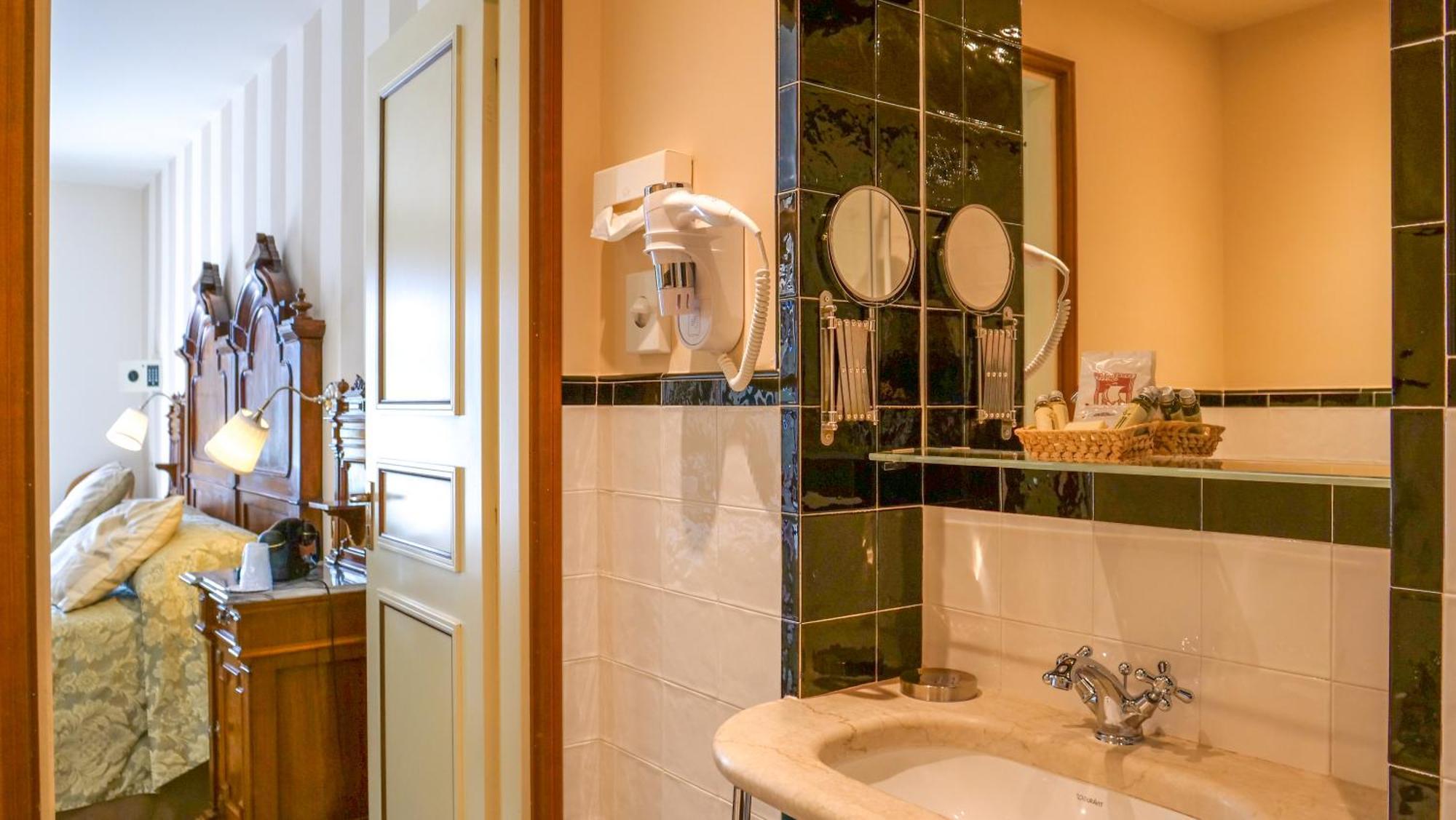 Hotel Du Lac Gargnano Kamer foto