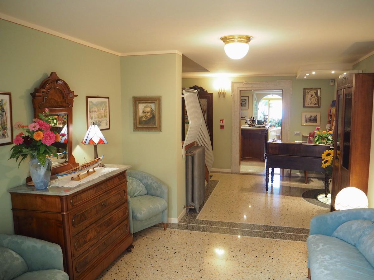 Hotel Du Lac Gargnano Buitenkant foto